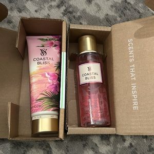 Coastal Bliss  BODY FRAGRANCE SET 
Chasing Paradise Fragrance Lotion And mist